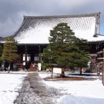 清凉寺の雪景色