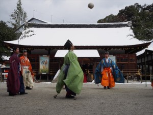 上賀茂神社の紀元祭　蹴鞠