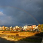 鴨川に架かる虹