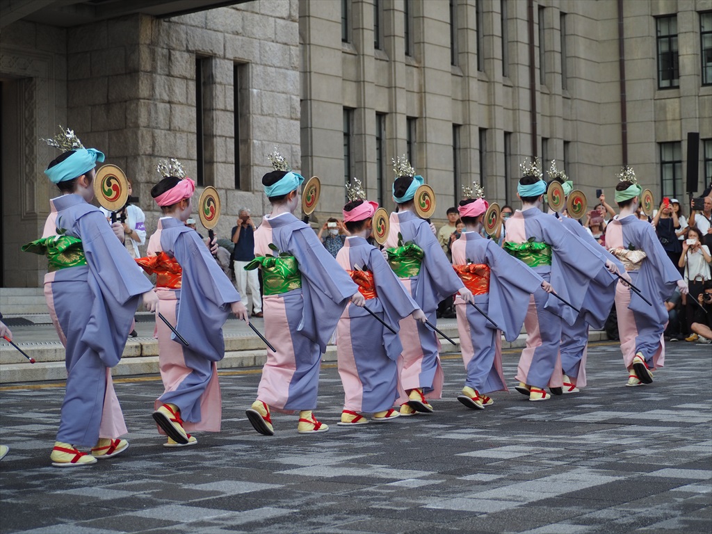 7月10日(水)16時～祇園祭を彩る「お迎え提灯」行列！鷺踊り・小町踊の舞踊奉納へ